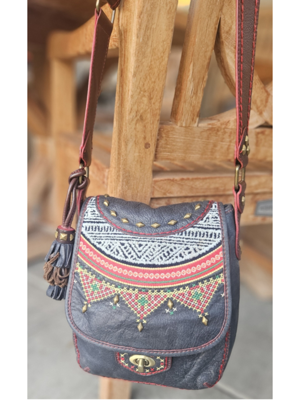Isabella Fiore Vintage Tribal Paige Embroidered Leather Crossbody Bag Boho Y2K